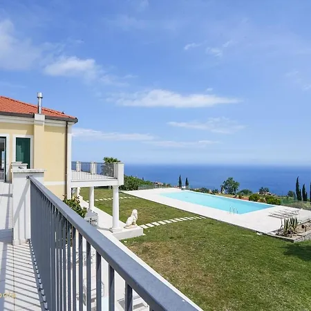 Luxe - Pool, Parking, And Tennis