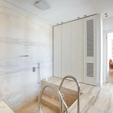 Luxe - Pool, Parking, And Tennis